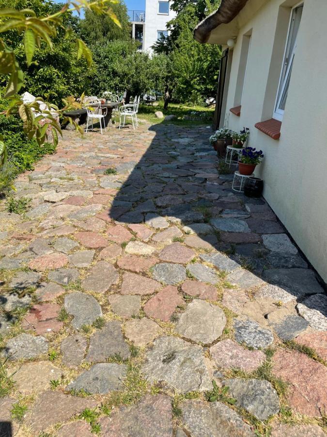 Oaza Pod Strzecha Klimatyczny Dom Z 3 Sypialniami Na Wylacznosc Z Kominkiem I Duzym Ogrodem Ustronie Morskie Buitenkant foto